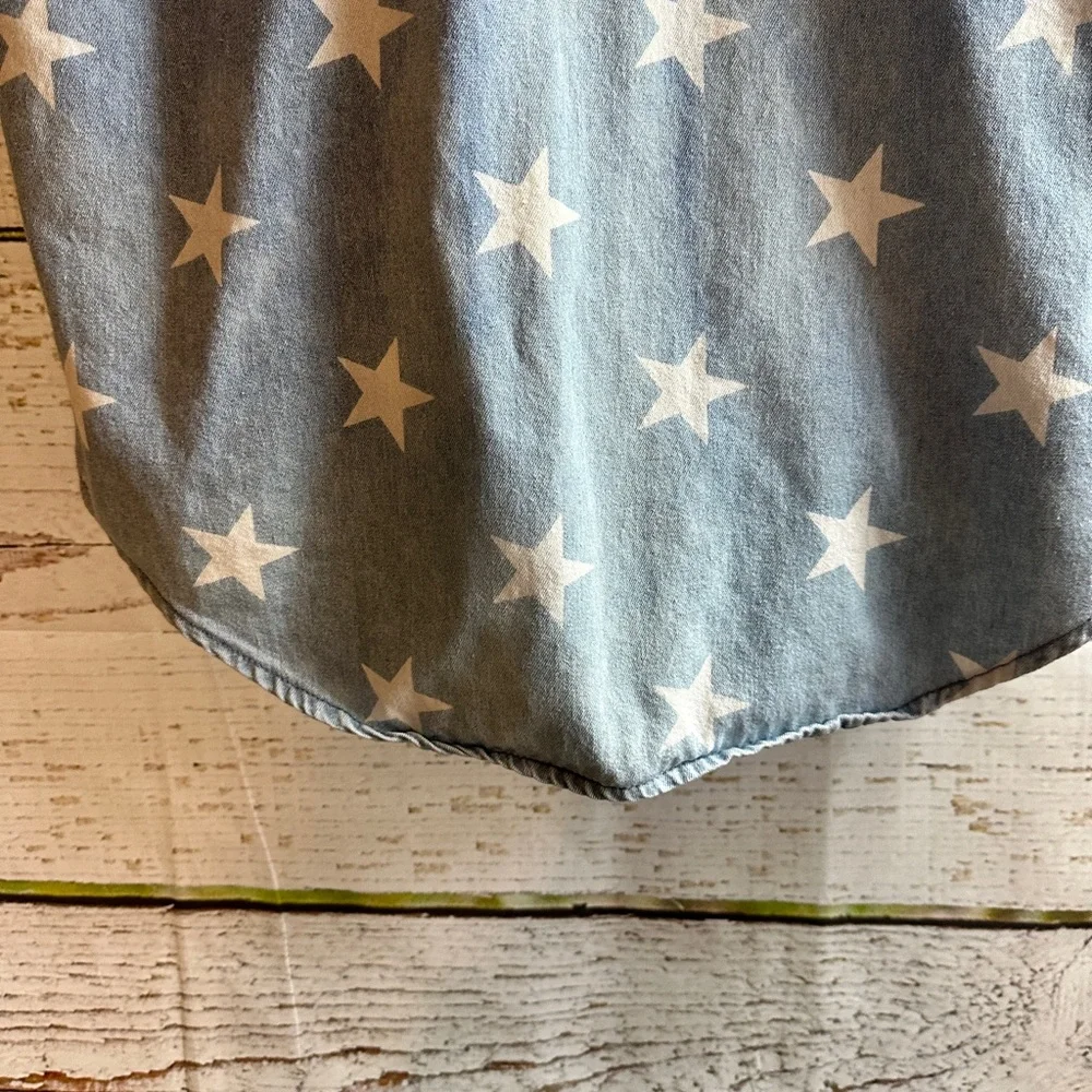 EXPRESS Star Patterned Distressed Denim Sleeveless Top Size Medium - Picture 10 of 10